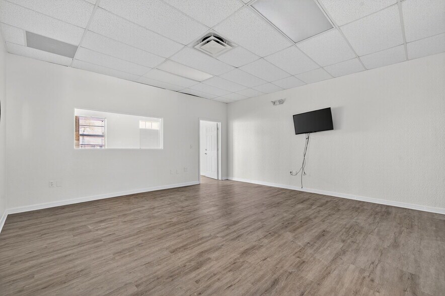 More Photos Of 11350 66th St N, Largo Office Residential For Lease