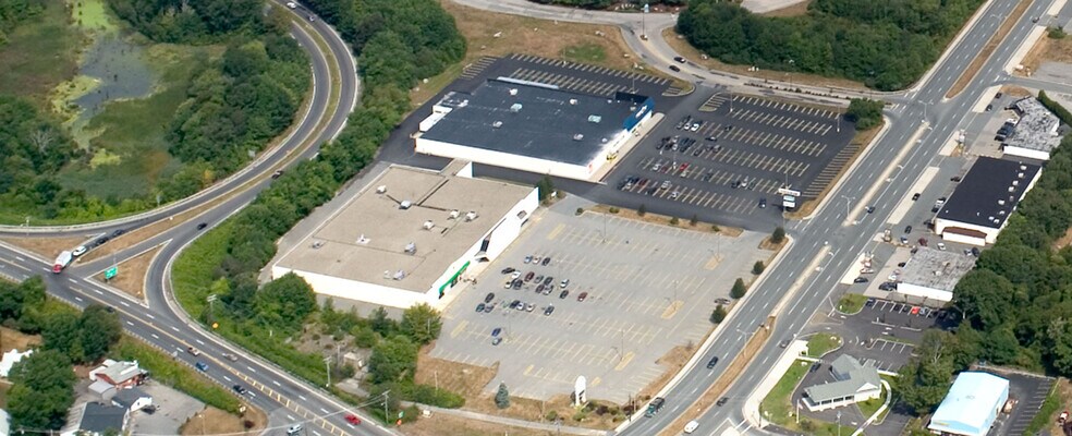 More Photos Of 86 Swansea Mall Dr, Swansea Unknown For Lease