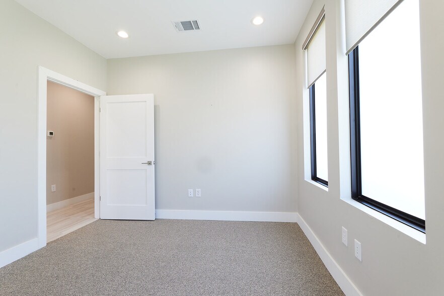 More Photos Of 1908 Yaupon Trl, Cedar Park Loft Creative Space For Lease