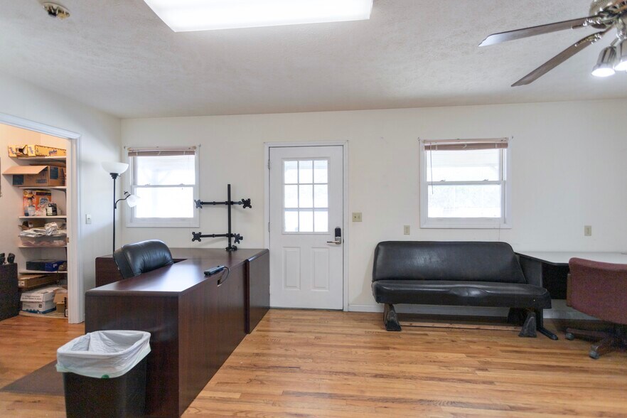 More Photos Of 510 W 28th St, Buena Vista Warehouse For Sale