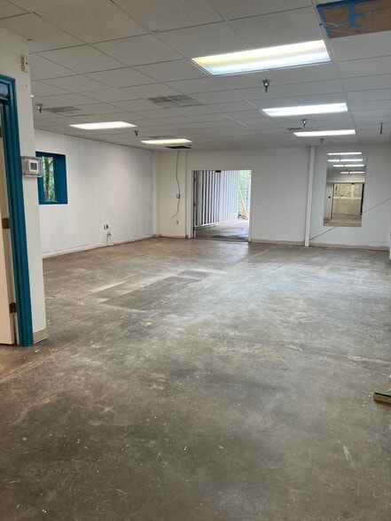 More Photos Of 340 Greenbrier Dr, Charlottesville Manufacturing For Lease