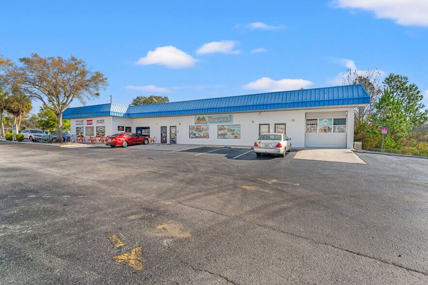More Photos Of 1108 Commercial Way, Spring Hill Freestanding For Sale
