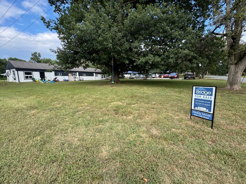More Photos Of 908 Orange St, Baldwin City Apartments For Sale