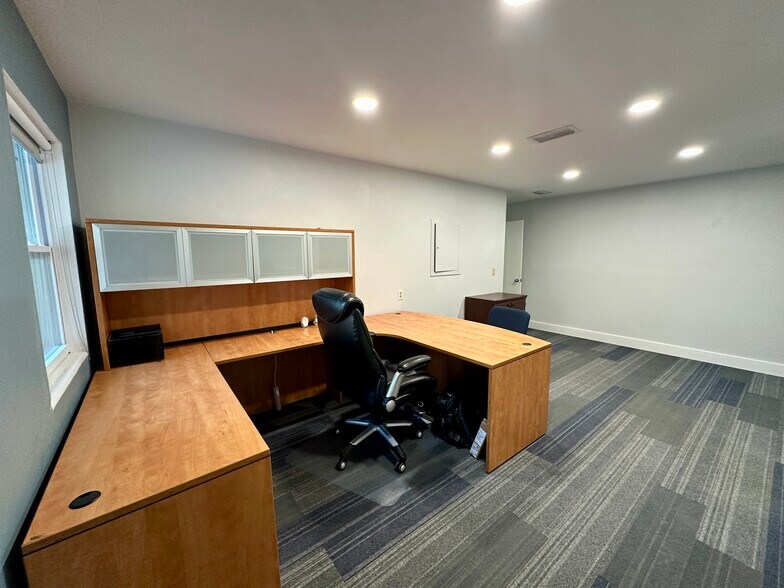 More Photos Of 11820 Turkey Creek Blvd, Alachua Office For Sale