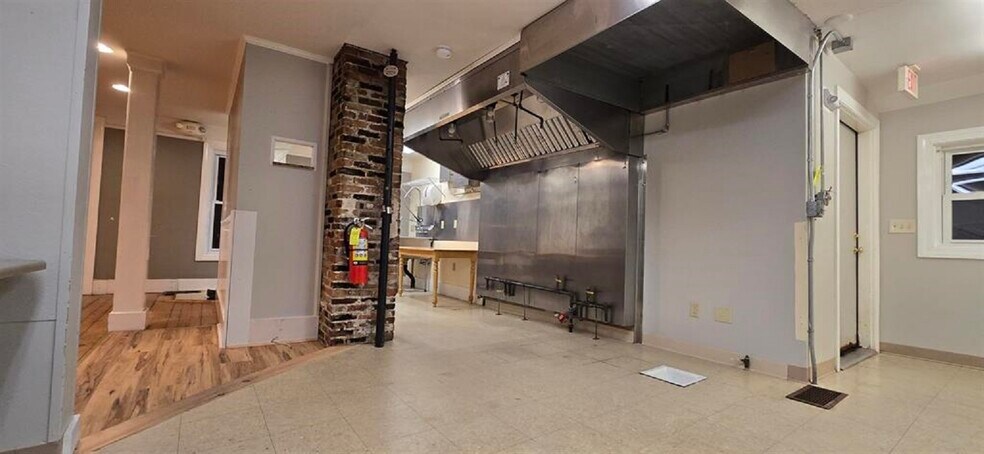 More Photos Of 31 Central Square, Troy Storefront Retail Residential For Lease