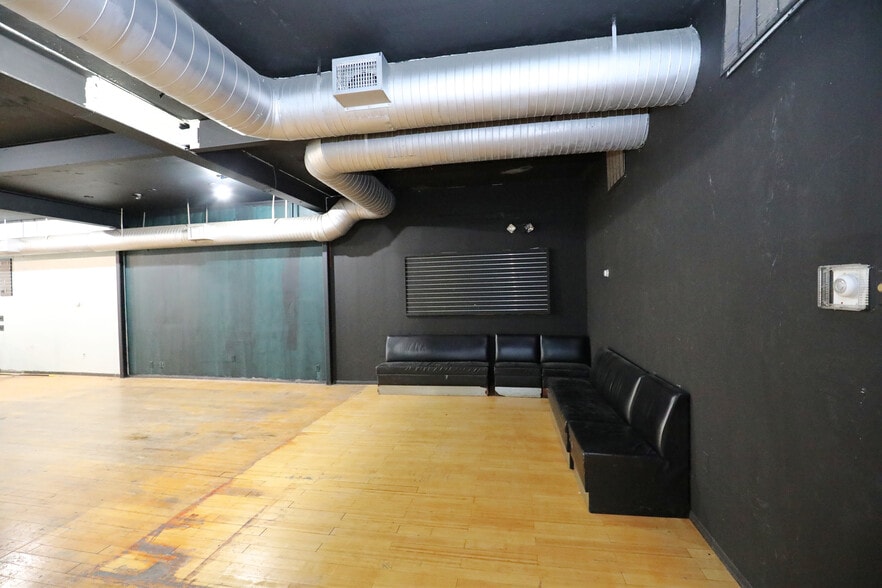 More Photos Of 323 Wall St, Kingston Theater Concert Hall For Lease