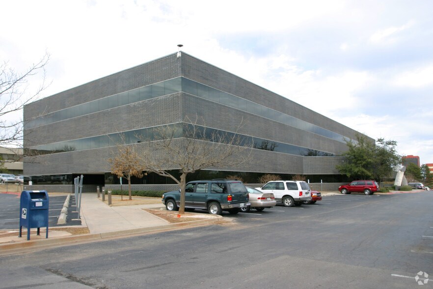 More Photos Of 5555 NW Grand Blvd, Oklahoma City Office For Sale