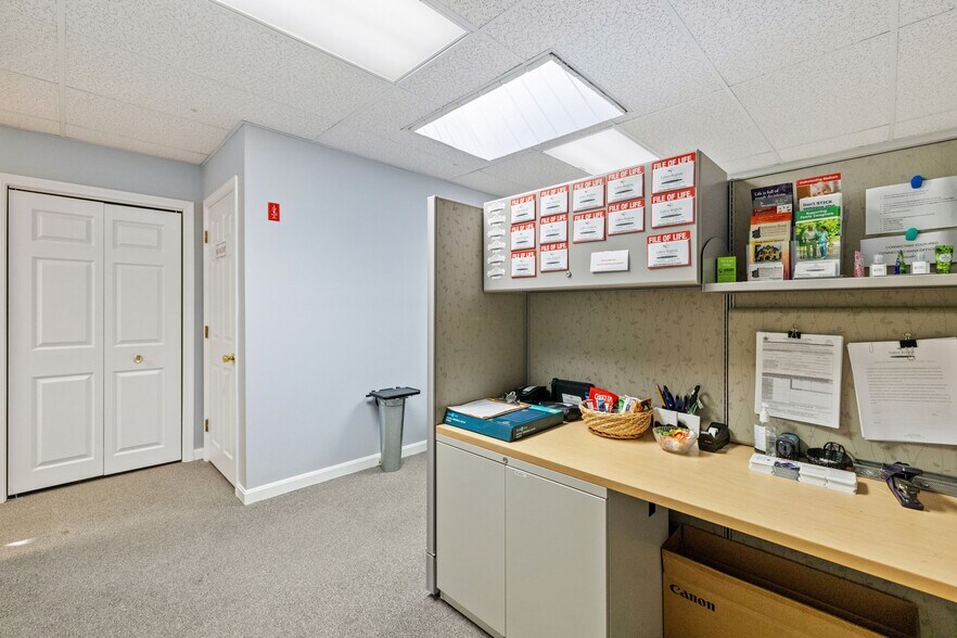 More Photos Of 214 Lake St, Bristol Office For Sale