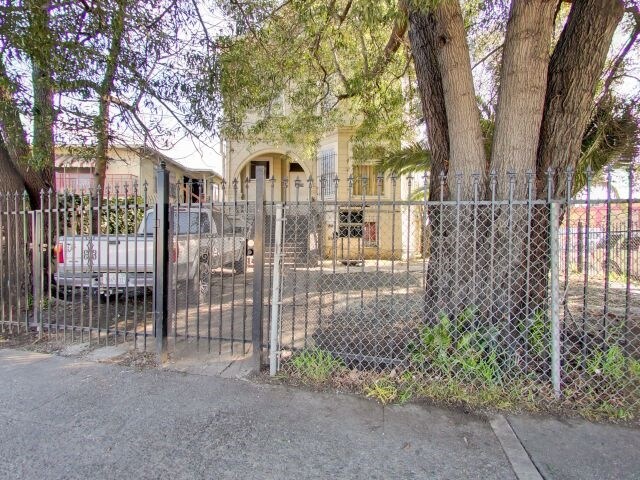 More Photos Of 1718 High St, Oakland Apartments For Sale