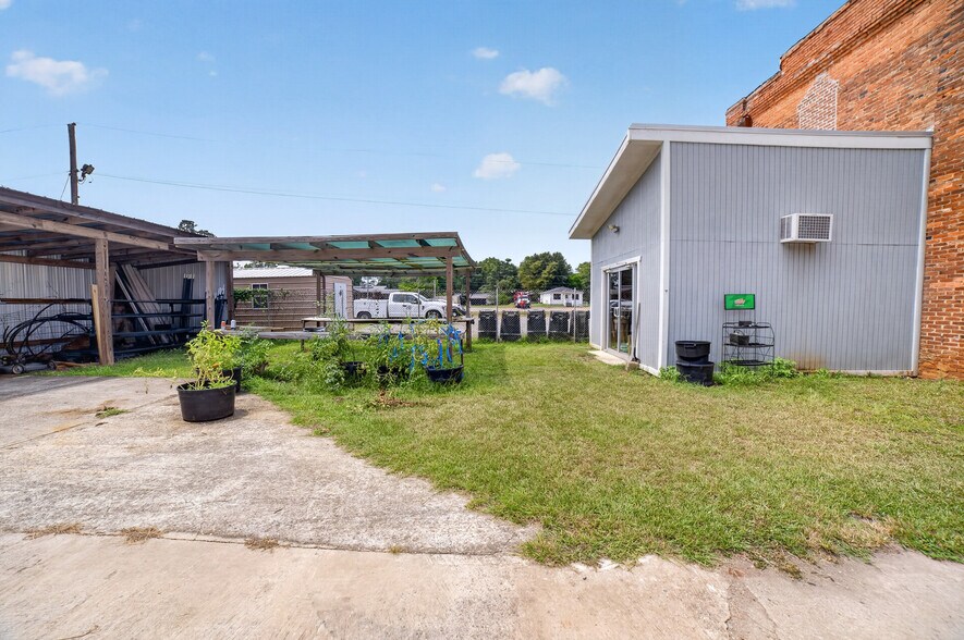 More Photos Of 36 Church St N, Jeffersonville Light Manufacturing For Sale