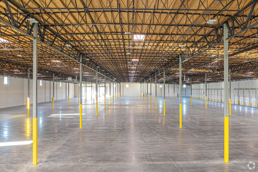 More Photos Of 4195 W Valley Hwy N, Auburn Warehouse For Lease