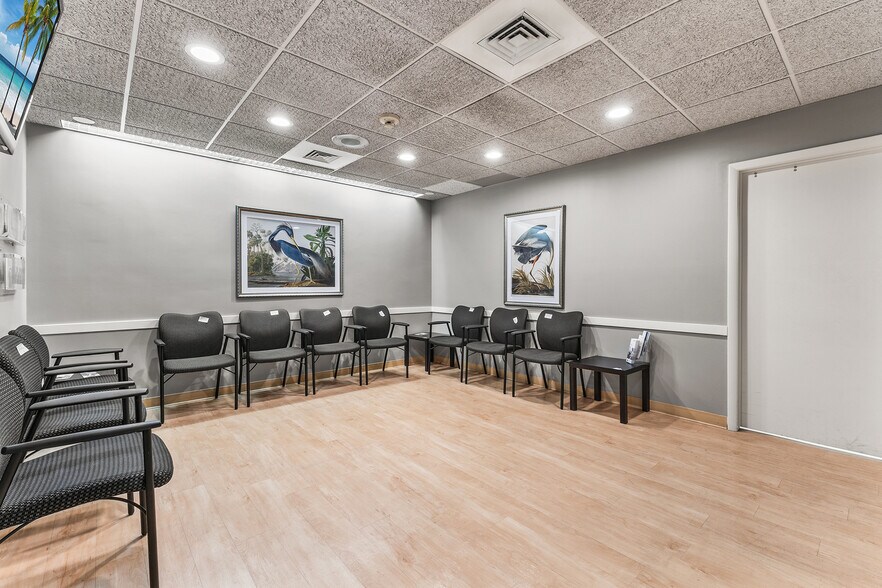 More Photos Of 100 Cross Keys Office Park, Fairport Unknown For Lease