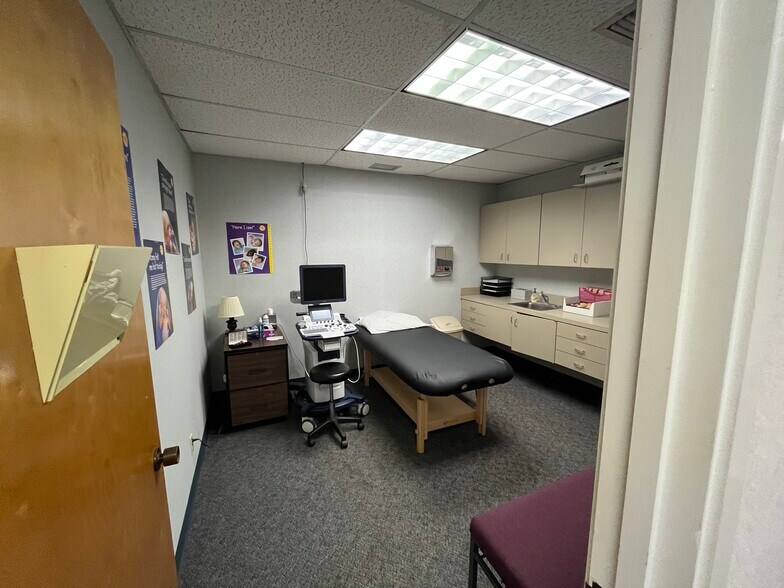 More Photos Of 6210 Samuel Wells, Jacksonville Medical For Sale