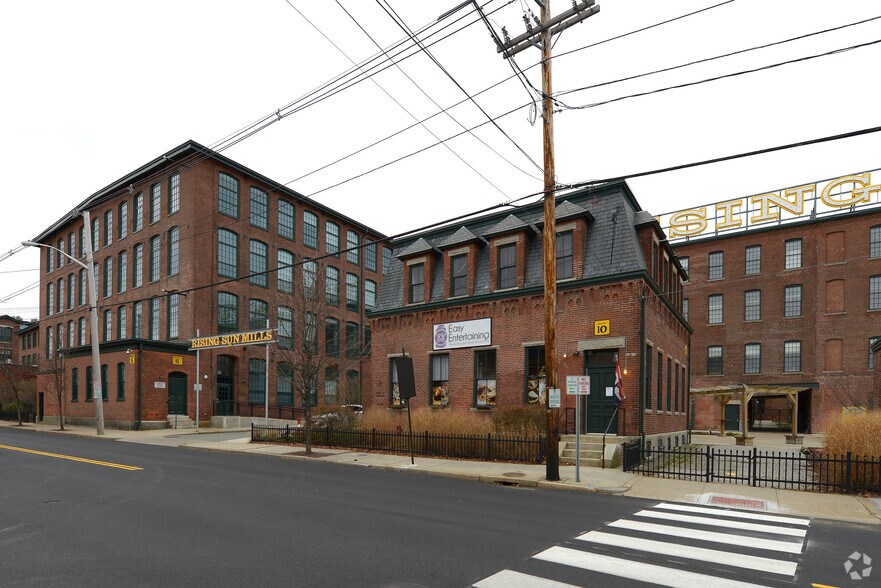 More Photos Of 166 Valley St, Providence Apartments For Sale