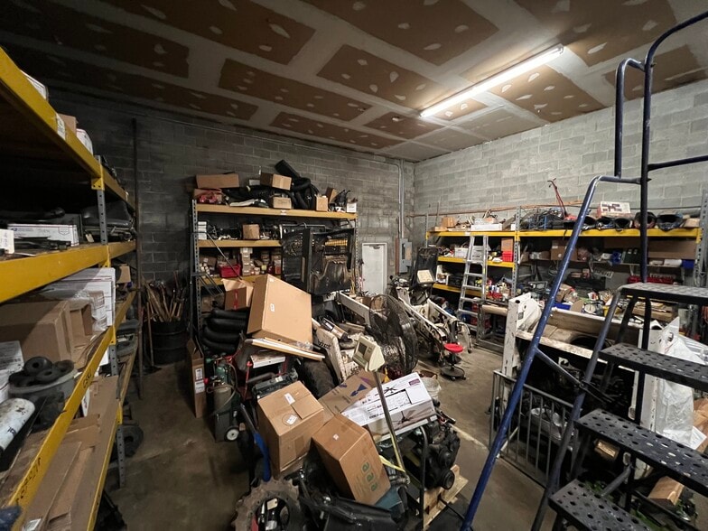 More Photos Of 9208 Venture Ct, Manassas Park Warehouse For Sale