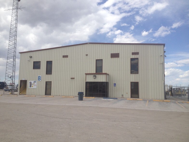 More Photos Of 2401 Sivley Rd, Artesia Truck Terminal For Sale