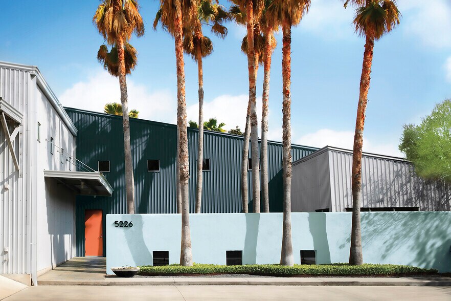 Primary Photo Of 5226 Elm St, Bellaire Light Distribution For Sale