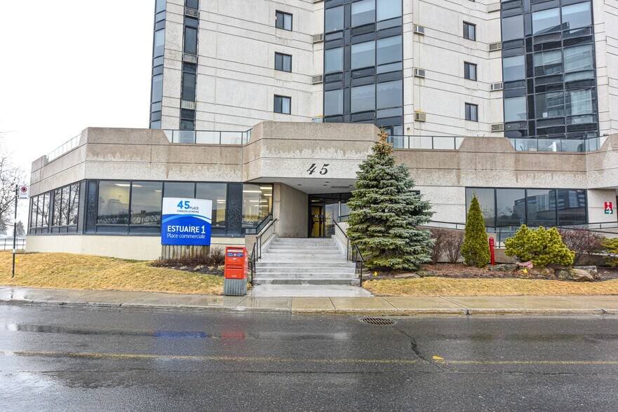 Primary Photo Of 45-51 Pl Charles-Le Moyne, Longueuil Office Residential For Sale