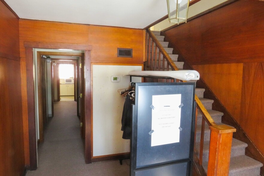 More Photos Of 1245 S Fabrique Dr, Wichita Flex For Sale