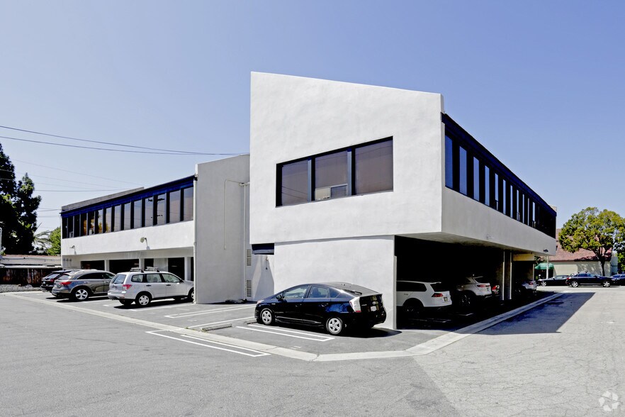 More Photos Of 2665 30th St, Santa Monica Office For Lease