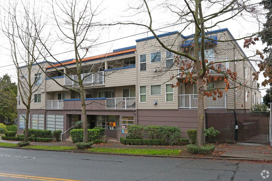 More Photos Of 215 NE 40th St, Seattle Office For Sale