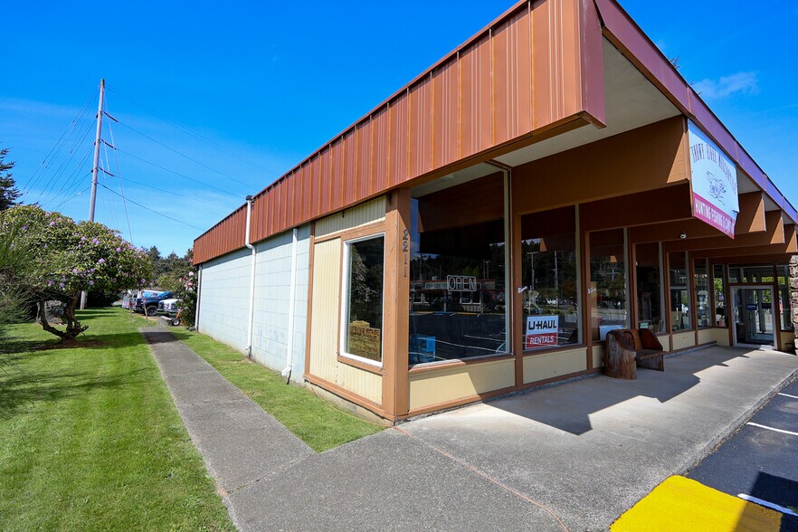 More Photos Of 2133 Winchester ave, Reedsport Freestanding For Sale