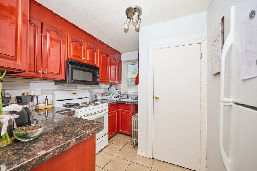 More Photos Of 50 Welland Av, St Catharines Apartments For Sale