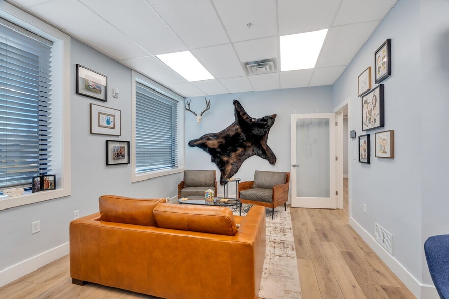 More Photos Of 2090 W 500 N, Springville Showroom For Sale