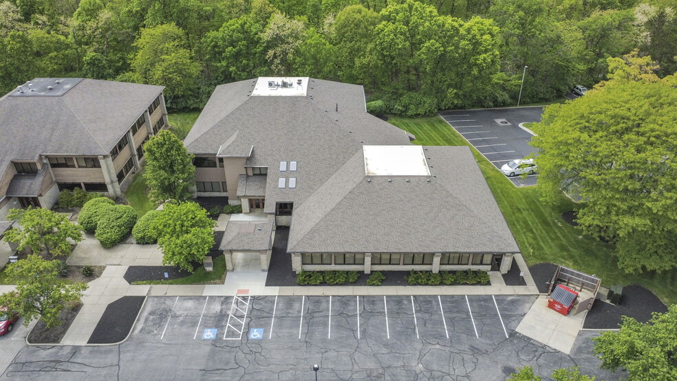 More Photos Of 8080 Ravines Edge Ct, Columbus Medical For Lease