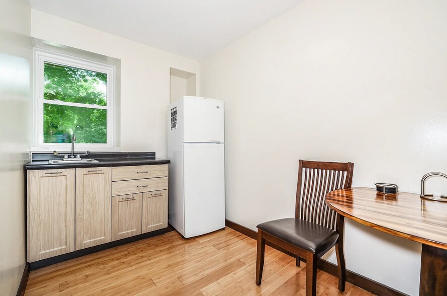 More Photos Of 510 N Broadway, White Plains Office For Sale