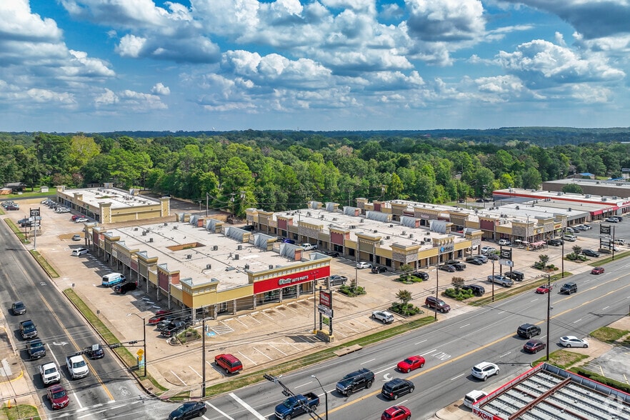 More Photos Of 3400-3502 S Broadway, Tyler Unknown For Lease
