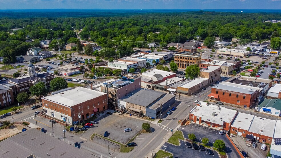 More Photos Of 21 E Athens St, Winder General Retail For Sale