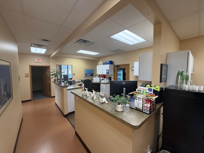 More Photos Of 1550 Watertower Pl, East Lansing Office For Sale