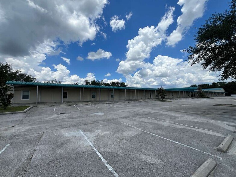 More Photos Of 11734 Jefferson Rd, Thonotosassa Schools For Sale