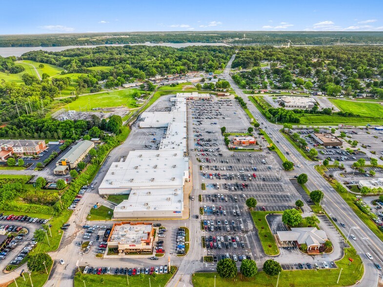 More Photos Of 111-191 Cox Creek Pky S, Florence Storefront For Sale