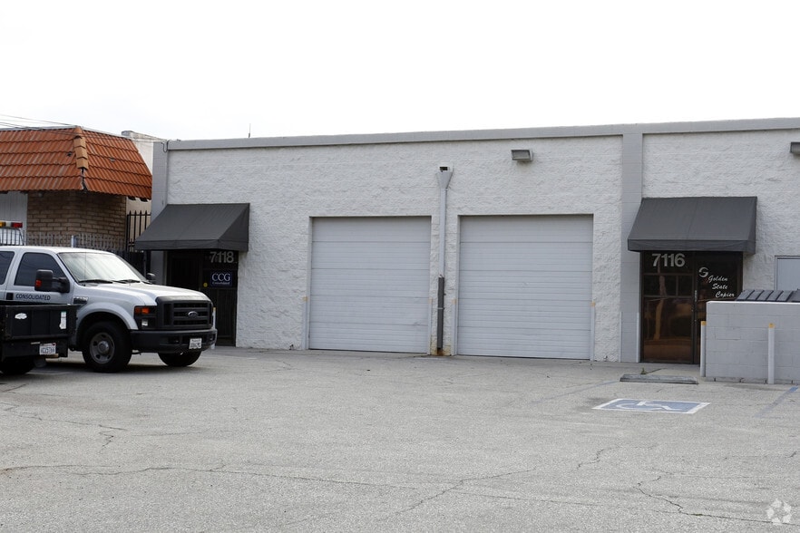 More Photos Of 7112-7118 De Celis Pl, Van Nuys Warehouse For Sale