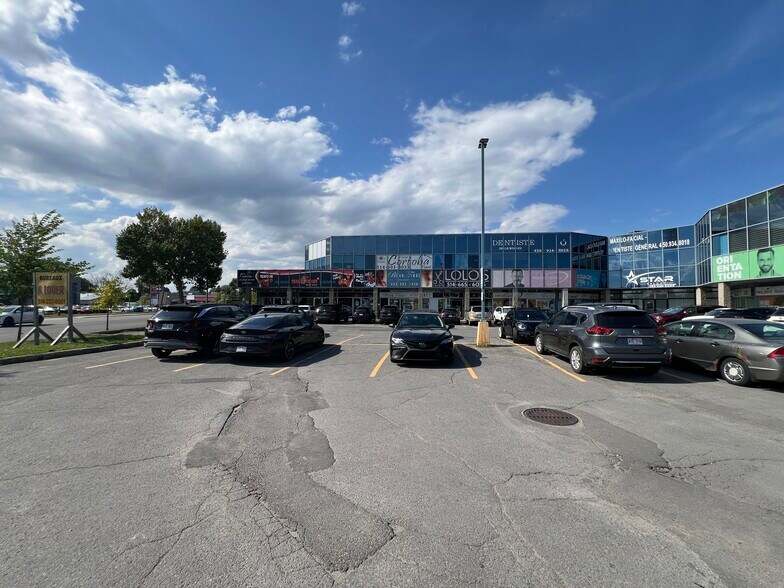 More Photos Of 643-675 Boul Curé-Labelle, Laval Storefront Retail Office For Lease