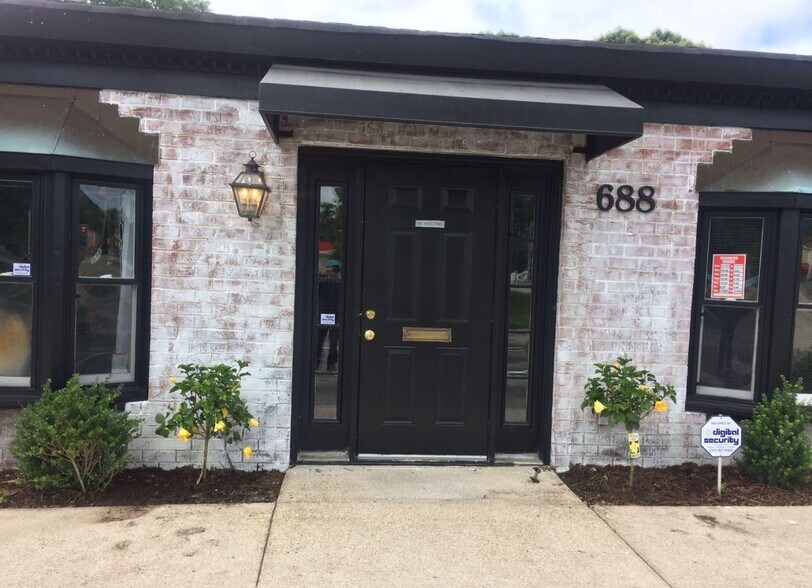 Primary Photo Of 688 J Clyde Morris Blvd, Newport News General Retail For Sale