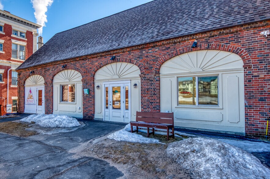 More Photos Of 206 Main St, Berlin Office For Sale