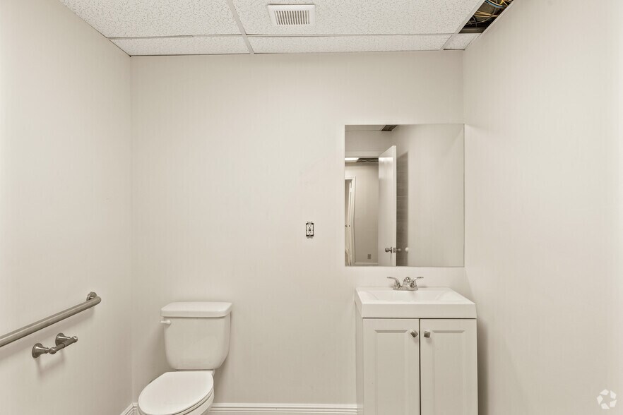 More Photos Of 2501 W Hillsboro Blvd, Deerfield Beach Office For Sale