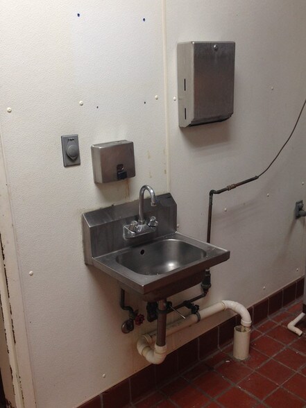 More Photos Of 115 Davis Cir SW, Marietta Food Processing For Lease