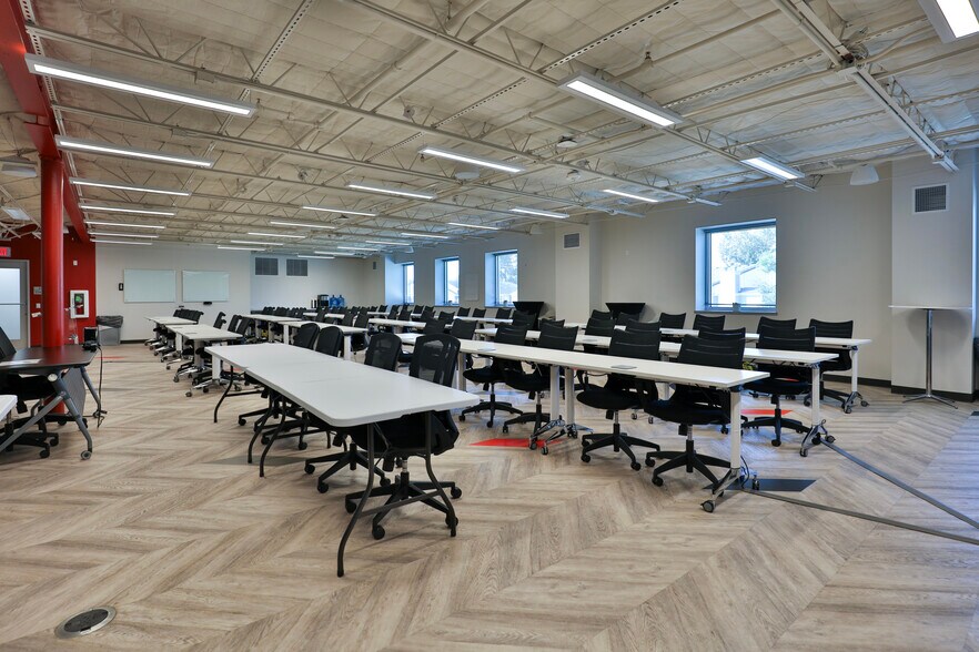 More Photos Of 604 Highway 332, Lake Jackson Office For Sale