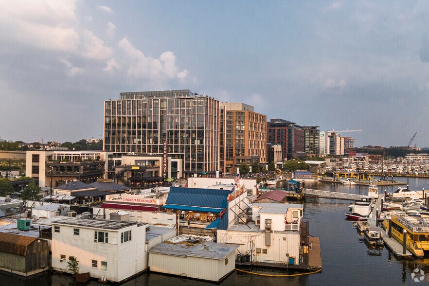 More Photos Of 670 Maine Ave SW, Washington Office For Lease