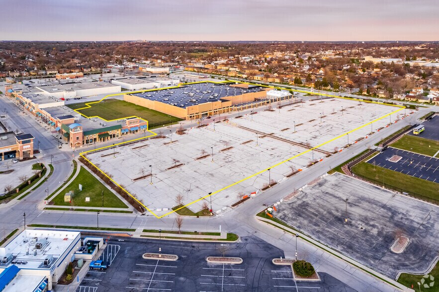 More Photos Of 5825 W Hope Ave, Milwaukee General Retail For Lease