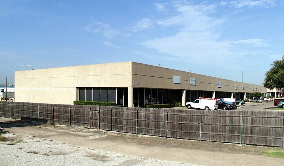 More Photos Of 12640 Northwest Hwy E, Dallas Flex For Lease
