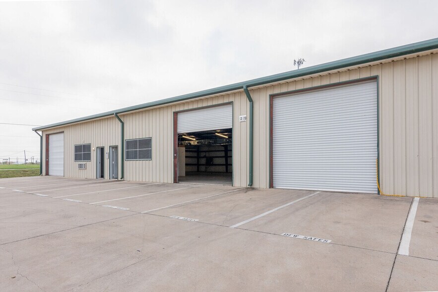 More Photos Of 12001-12073 Katy Rd, Fort Worth Flex For Lease