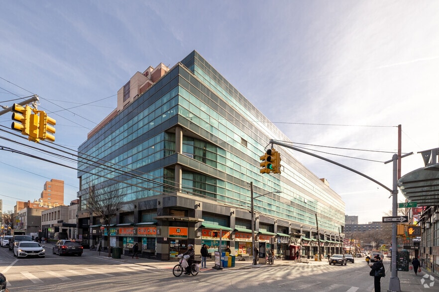 More Photos Of 39-07 Prince St, Flushing Office For Lease