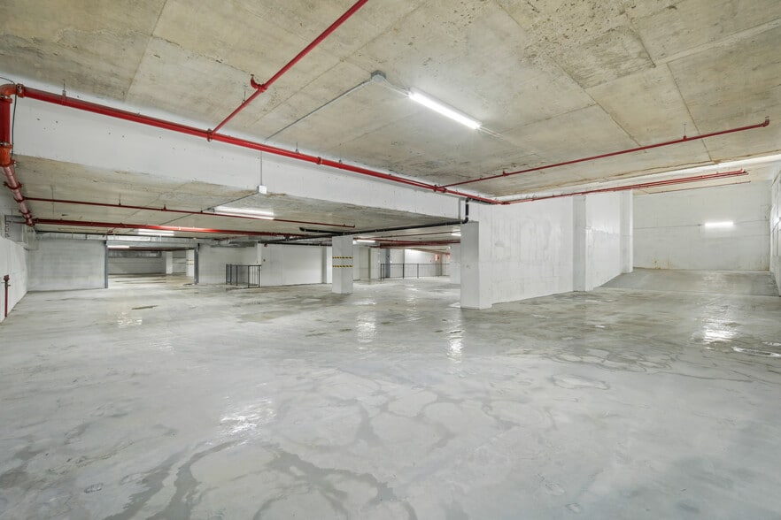 More Photos Of 825 39th St, Brooklyn Office For Sale