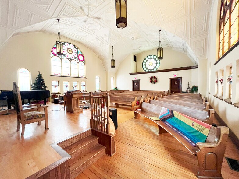 More Photos Of 12274 Guelph Line, Milton Specialty For Sale