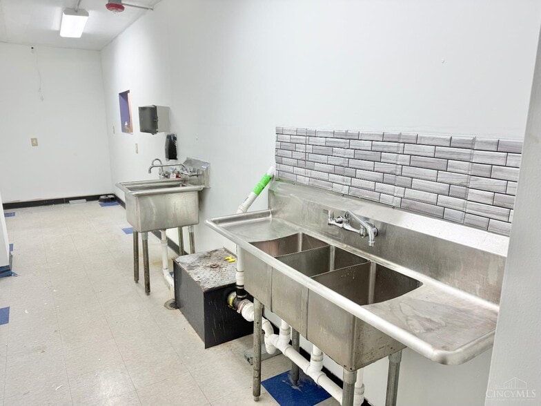 More Photos Of 3829 North Bend Rd, Cincinnati Office For Sale